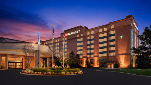 Pittsburgh Marriott North entrance